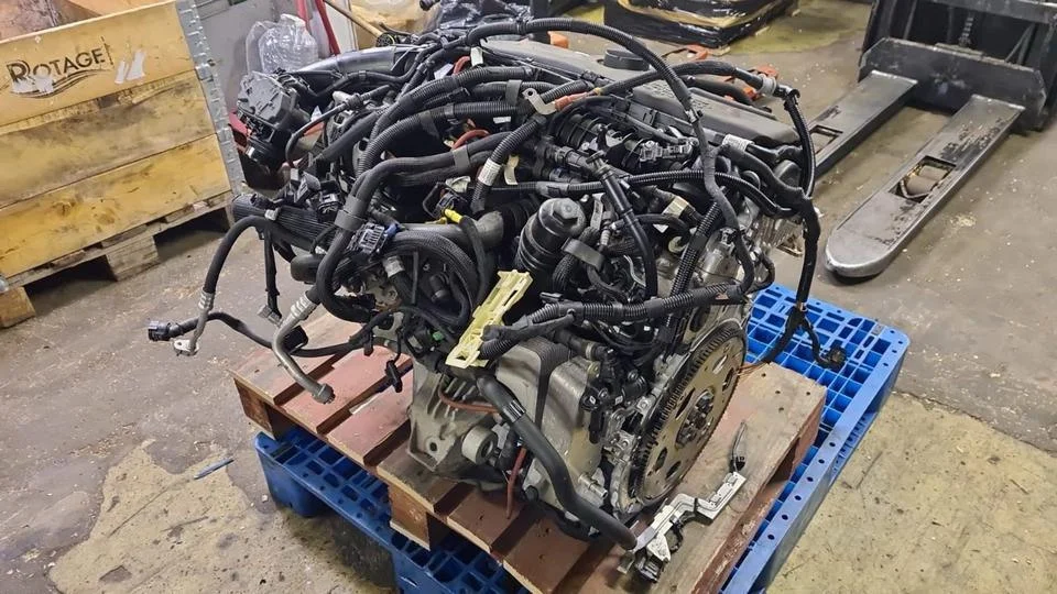 BMW B47 Euro 6 diesel engine detail
